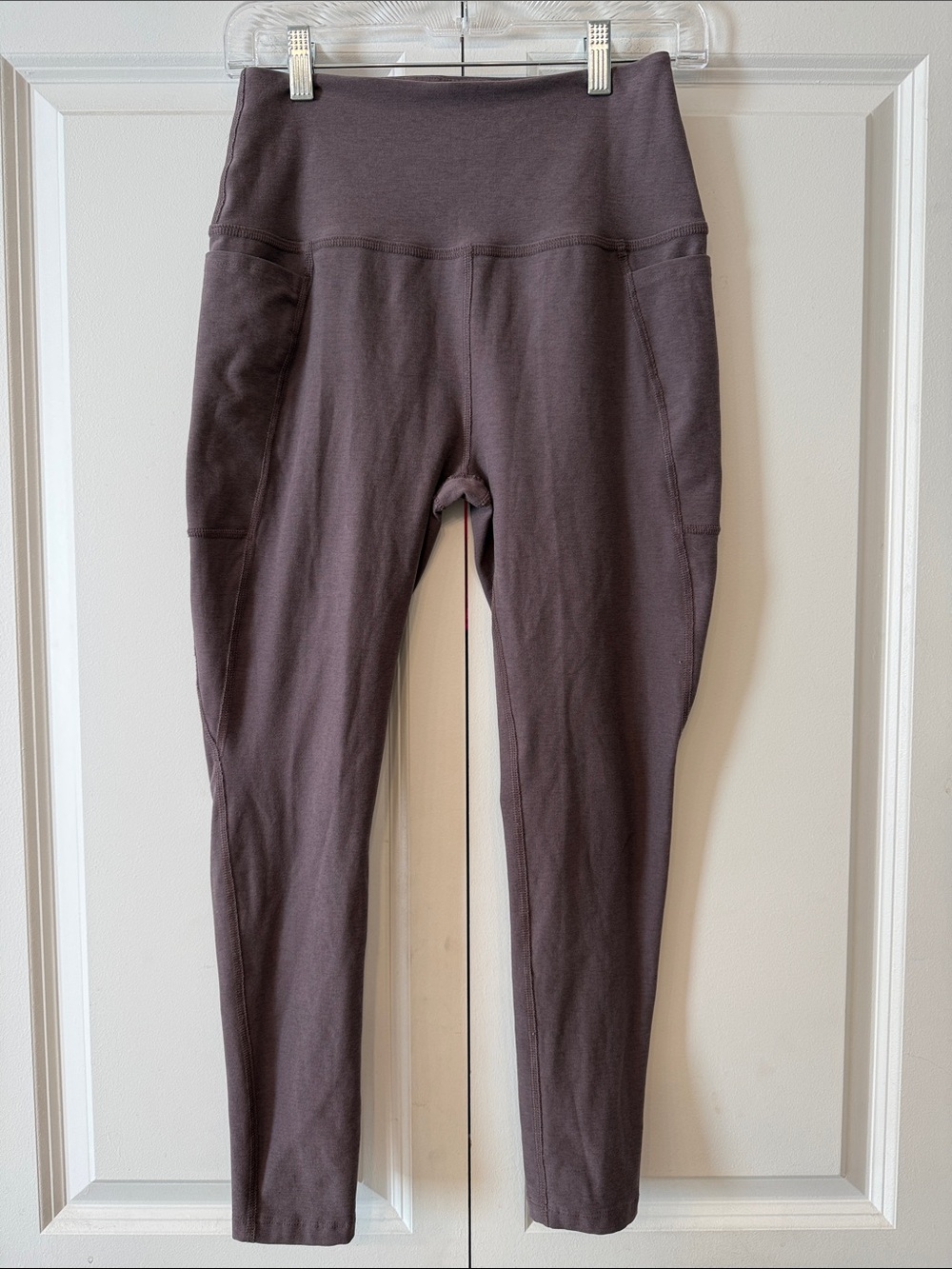 Beyond Yoga High-Waist Pocket Leggings in Taupe Brown